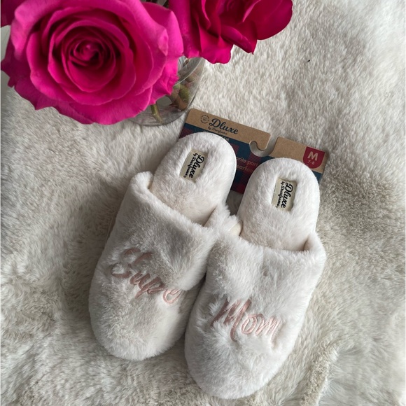 NWT Super Mom Slippers - Picture 12 of 12